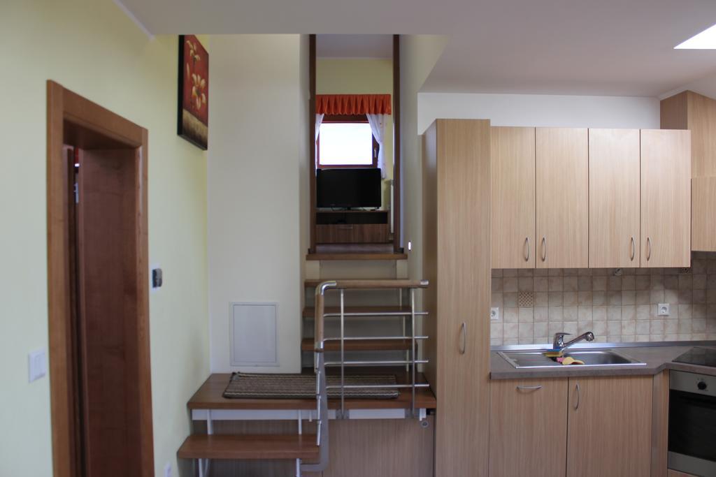 Charming Countryside House Apartment Lome Phòng bức ảnh